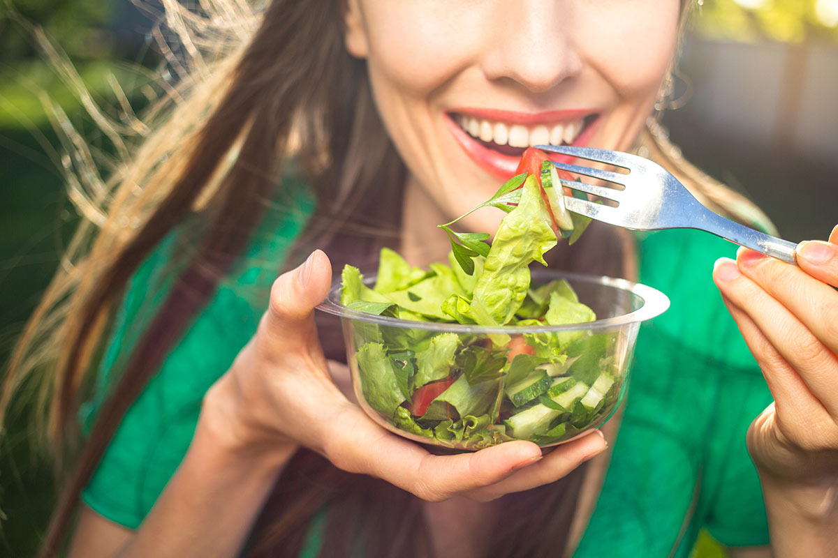 ¿Sabías que llevar una alimentación variada de productos frescos evita la retención de líquidos?